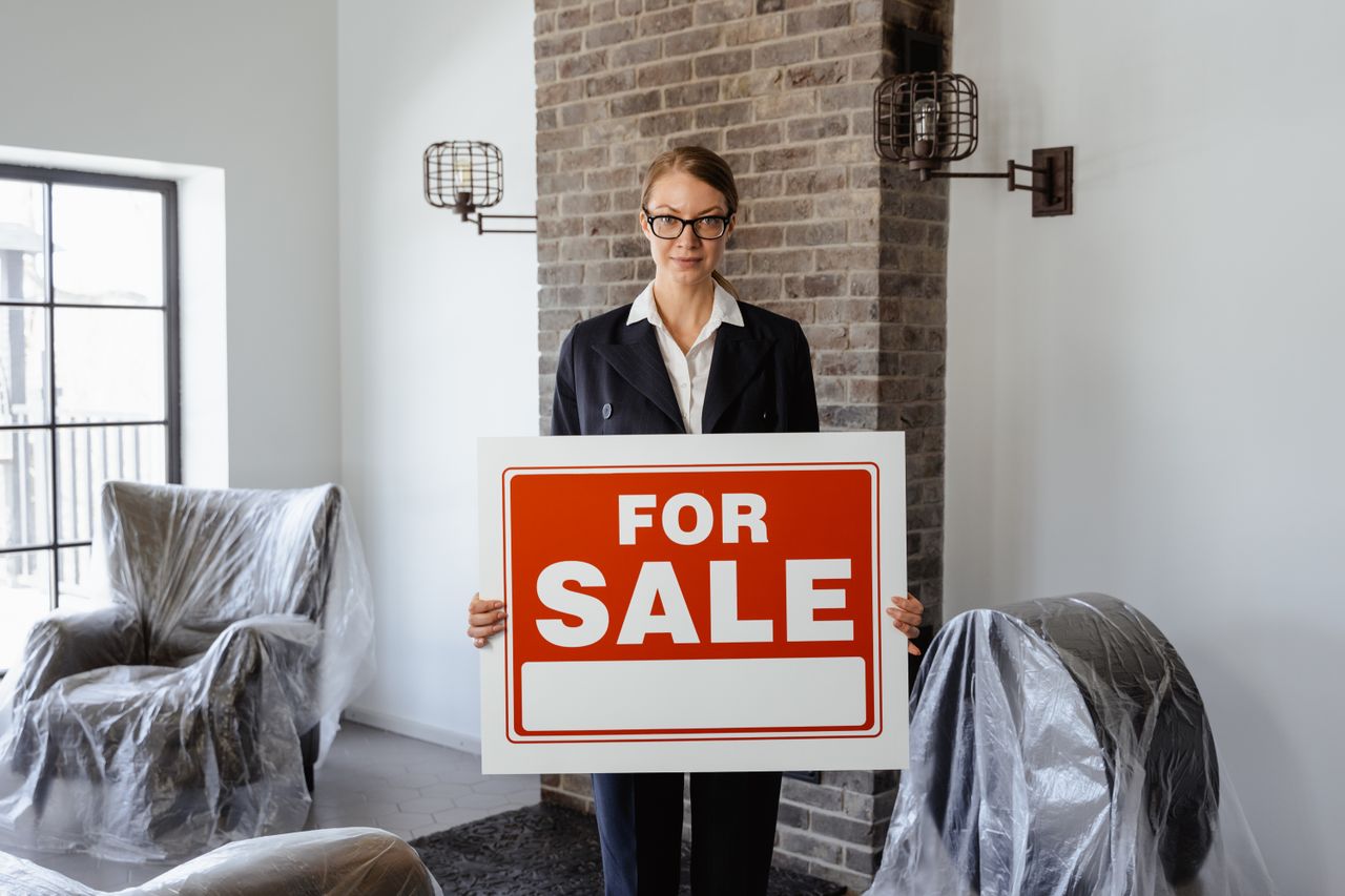 Home for sale sign. Image by Pexels